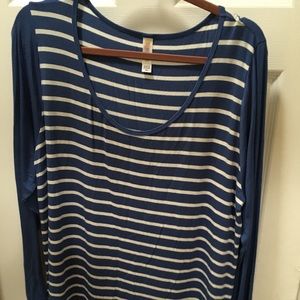 Lularoe Lynnae 2XL Blue solid slvs, blue/wh stripe